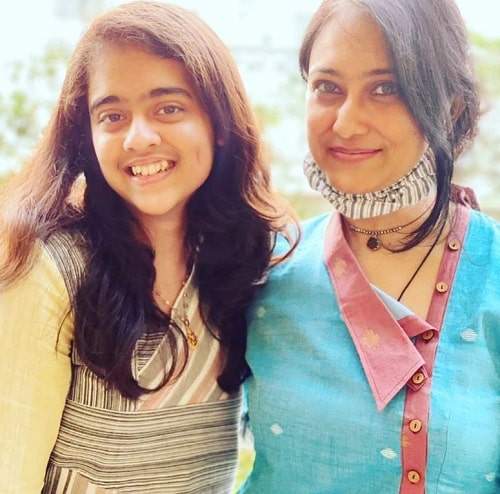Rupali-Barua-and-her-daughter